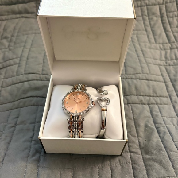 Jessica Simpson Watch Silver & Rose Gold Tone Key Heart Bangle Bracelet Set NEW main image 9